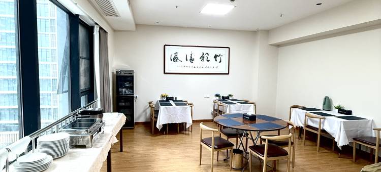 冠和精品酒店(航天城中心广场东长安街地铁站店)图片