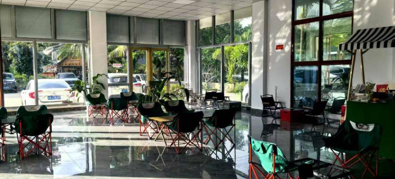 象岩假日酒店(曼掌店)图片