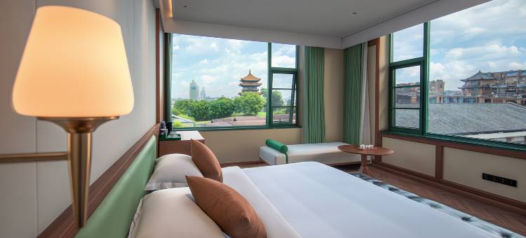 陶阳里芳年酒店图片