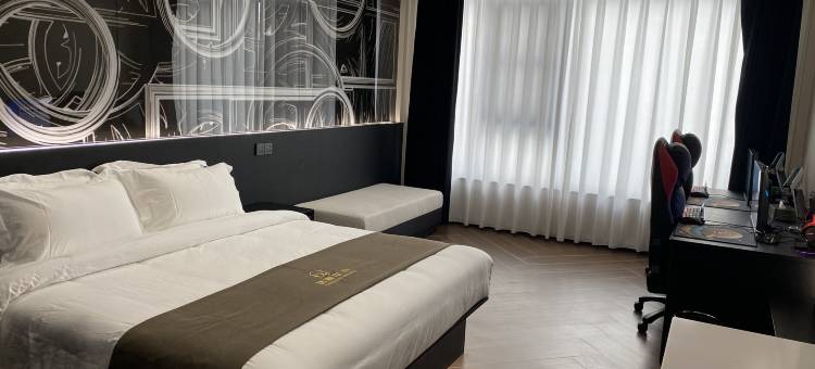 唐潮电竞酒店(句容万宏天源城店)图片