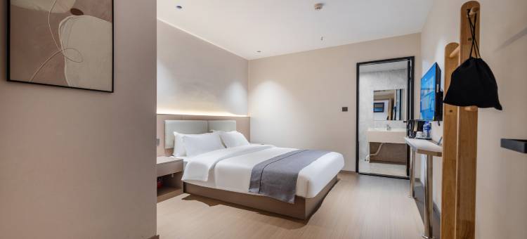 云绯酒店(武汉江汉路步行街大智路地铁站店)图片