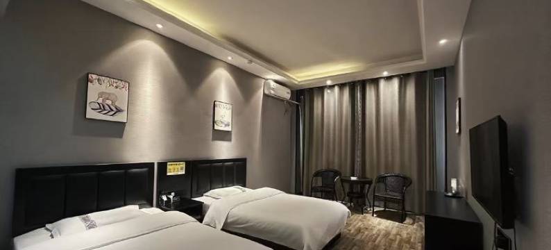 洛南樱花主题酒店图片