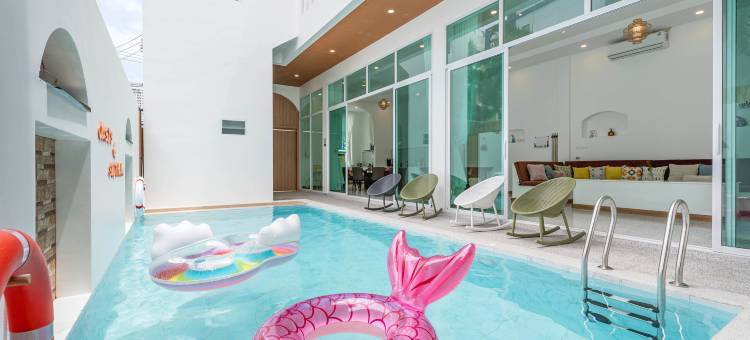 Downtown Oasis 步行街近沙滩5卧6卫 泳池别墅 中文管家(Downtown Oasis Pool Villa Collection A | KTV Private Stay | Near Walking Street)图片