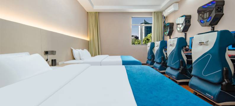 大峡谷电竞酒店(艾溪湖江西制造学院太子殿地铁站店)图片