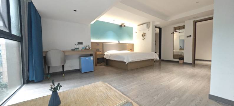 寒暄智能民宿(江汉路步行街店)图片