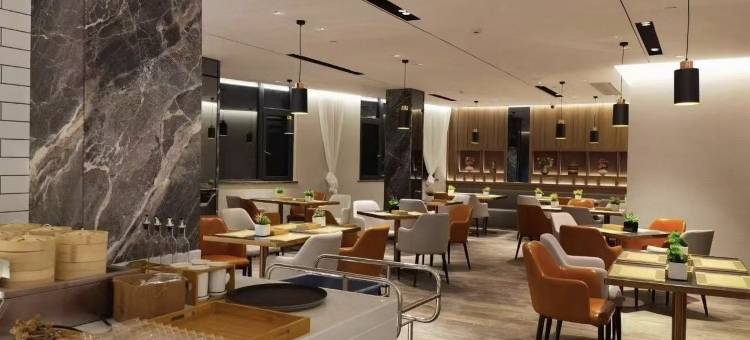 V·loft投影套房酒店(抚琴夜市花牌坊地铁站店)图片