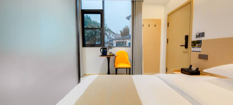 月光小径民宿(李庄古镇店)图片