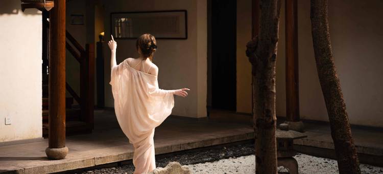 浔书坊・InkRiverside・临河设计师民宿(南浔古镇景区内百间楼店)图片