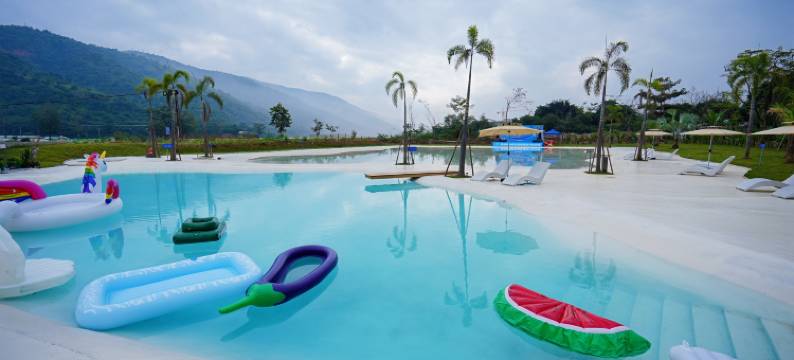 新平戛洒铂森假日温泉酒店图片