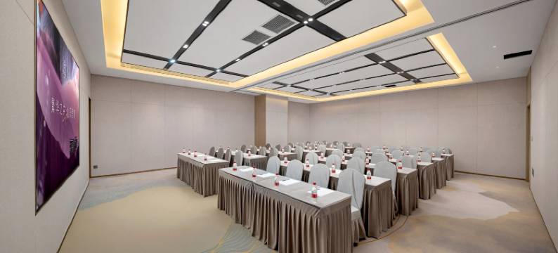 艺龙酒店(哈尔滨中央大街索菲亚教堂店)图片