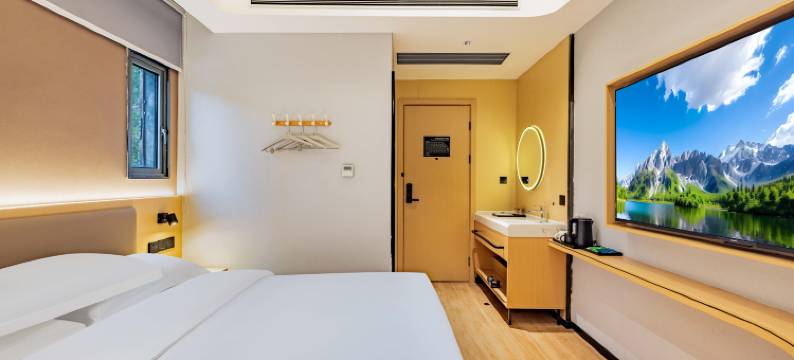 开蔓铂金酒店(通河新村地铁站店)图片