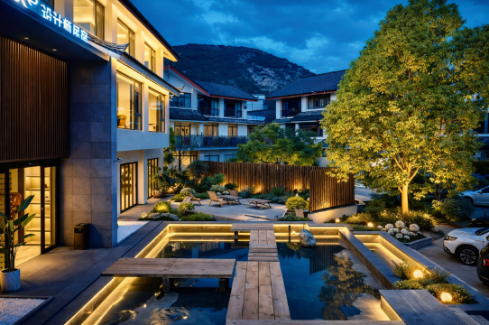 岚也・500m²治愈系花园・FUTURE智能・设计师民宿(丽江古城大水车店)图片