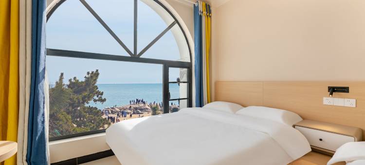 丙宸海景酒店(北戴河老虎石海上公园店)图片