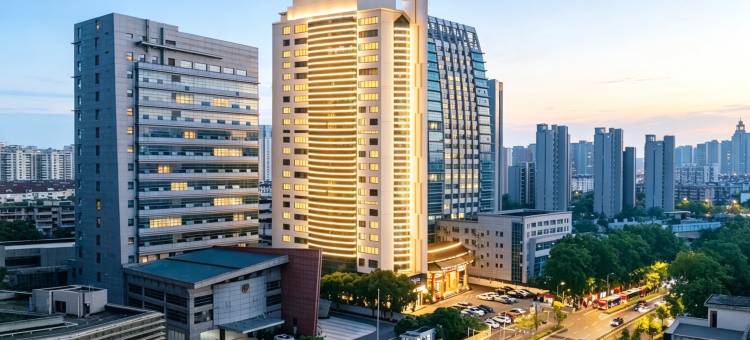 朵高艺术酒店(宁波天一广场SHOPING兴宁桥东地铁站店)图片