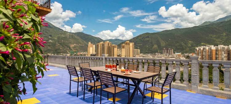 归景一号·Qiang view全景私汤度假民宿(古羌城景区店)图片