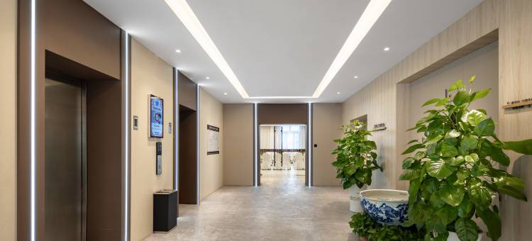 人禾大酒店(通辽市万达广场店)图片