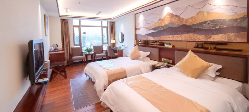 恒晖皇城酒店(云浮新兴汽车站筠城广场店)图片