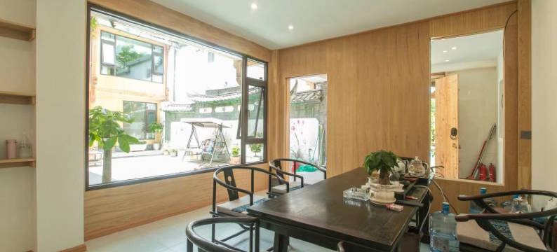 丽江凌云听香客栈图片