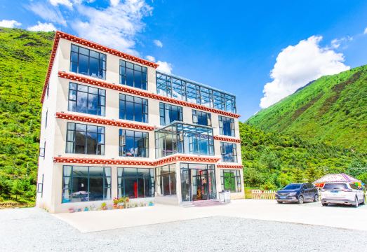 Kangding Dengba Meisu (Zhonggu Hot Spring Branch) Hotel Overview