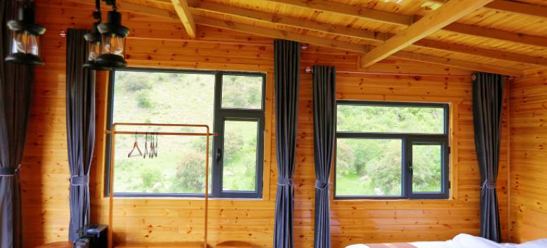 达尔宗湖野炊营地图片