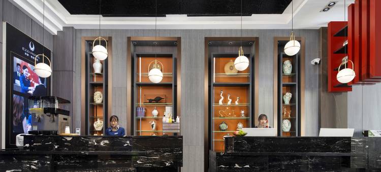 美豪怡致酒店(石泉秦巴风情园店)图片