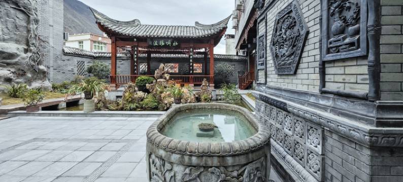 泸定海螺沟景区杨家小院图片