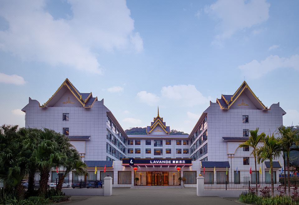 麗枫酒店(西双版纳勐腊磨憨店)外景图