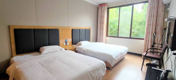 峨眉山龙云休闲山庄(零公里店)图片