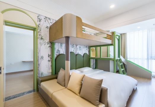 Fawn Holiday Hotel (Qingdao West Coast Resort) Hotel Overview