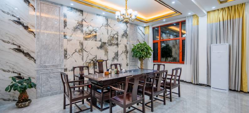 源居电竞酒店(麒麟区曲靖火车站店)图片