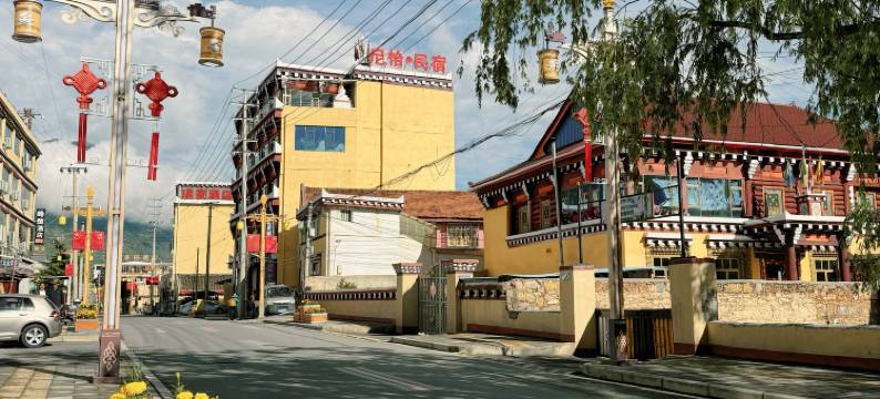 道孚尼恰民宿(尊胜白塔店)图片