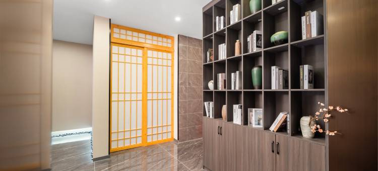 余悦丽致酒店(新乡河师大万达广场店)图片