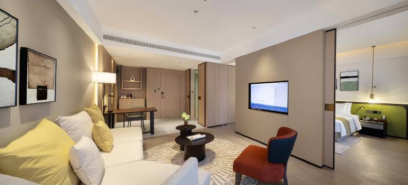 铂雅万熙酒店(郑州中原博览中心凤凰台地铁站店)图片