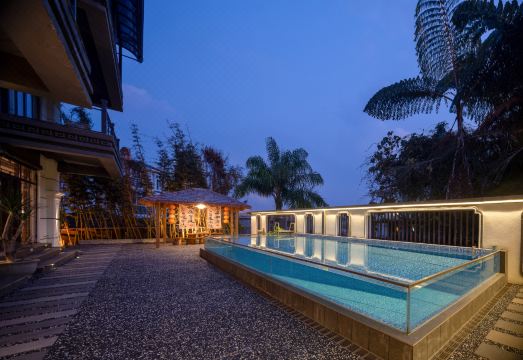 聆湖别院（傣族古镇勐焕大金塔店）外景图