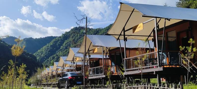 留坝诸葛亮点将台民宿图片