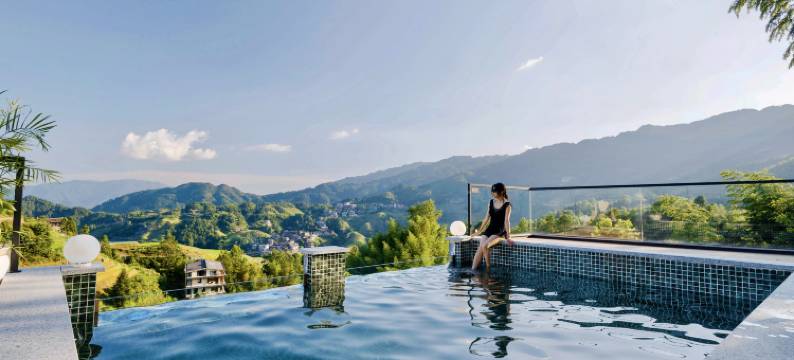 龙脊梯田晨云轩·云端泳池全景酒店(金佛顶三号观景台店)图片