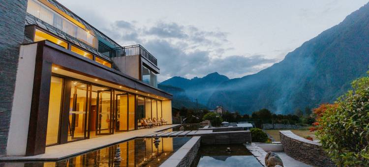 丙中洛·重丁丨邂逅雪山石门云端花园隐奢秘境全景度假酒店图片