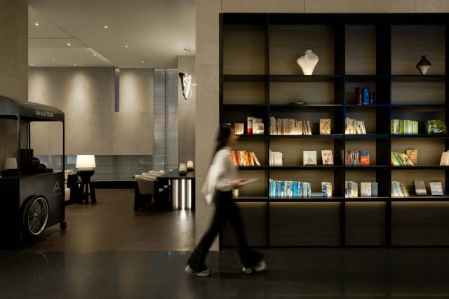 张家界国家森林公园标志门亚朵酒店图片