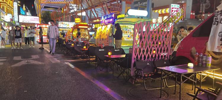汐茉青旅(贵阳喷水池地铁站太平路网红街店)图片