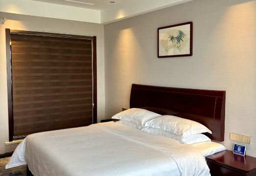 Huayun Hotel Hotel Overview