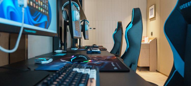 雷神电竞酒店(湘西凤凰古城店)图片