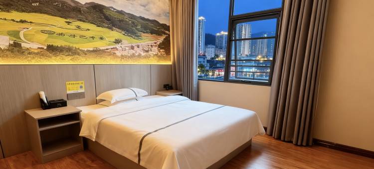 如家派柏·云酒店(南丹汽车站店)图片