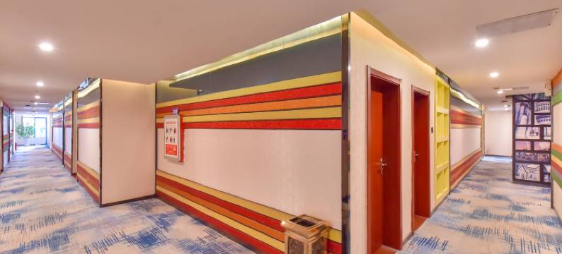 爱丽斯优迪酒店(都匀西山大桥石板古街店)图片