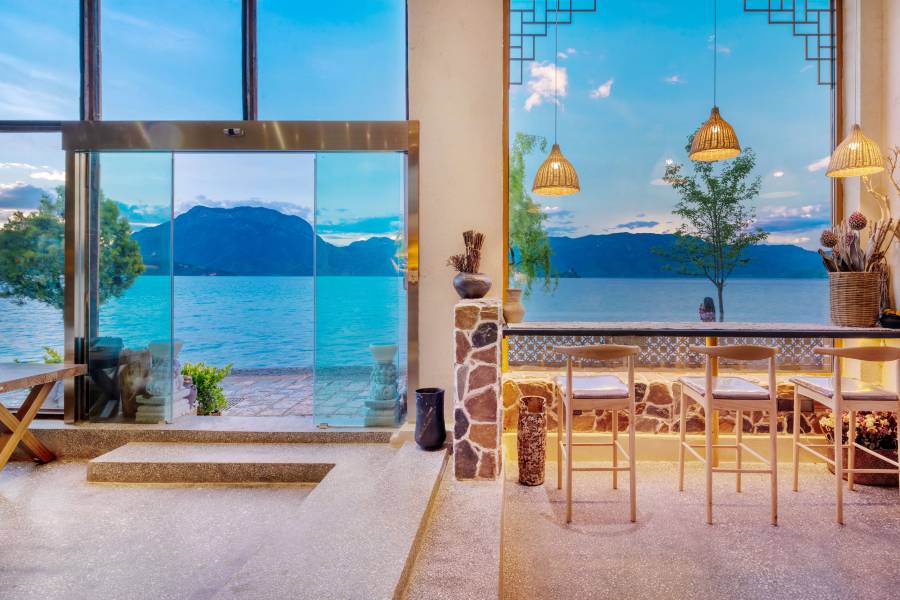 瀘沽湖水天壹舍loft湖景度假民宿