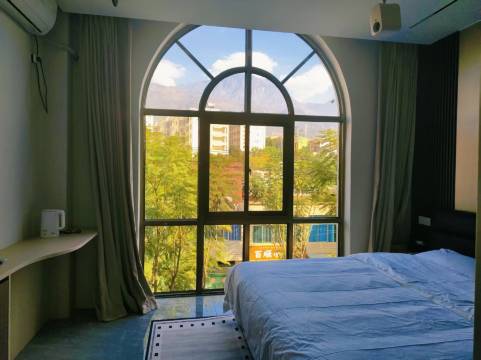 熙雅云来智能影音酒店