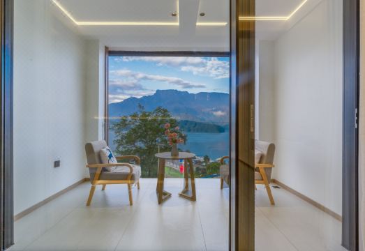 Shan hai min su Hotel Overview