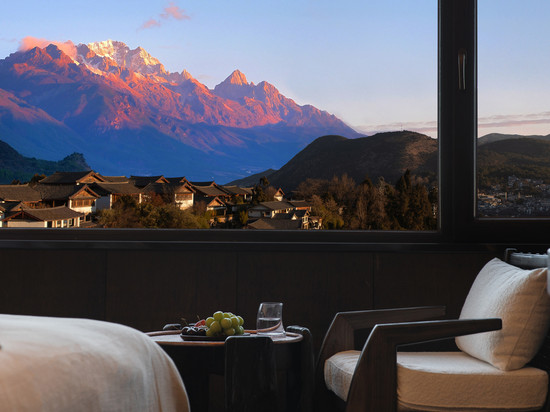 云享山|日照金山·古城全景咖宿(丽江古城狮子山店)