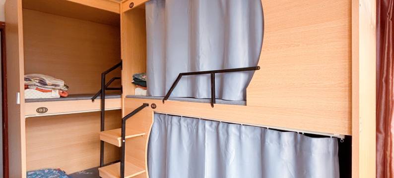 初夏女生公寓图片