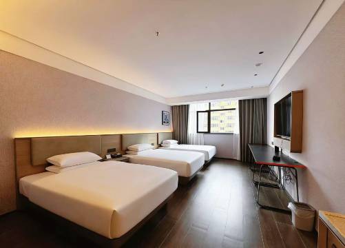 雷神电竞酒店(青峰购物中心店)