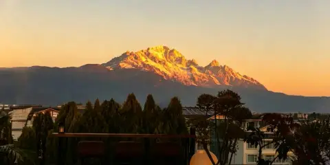 麗江古城汐嶼山渡·日照金山·空中花園·360度高空全景度假行館